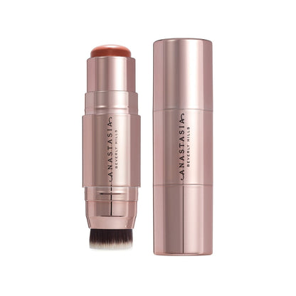 Stick Blush Second-skin colour with a natural looking seamless finish