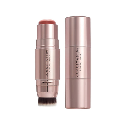 Stick Blush Second-skin colour with a natural looking seamless finish