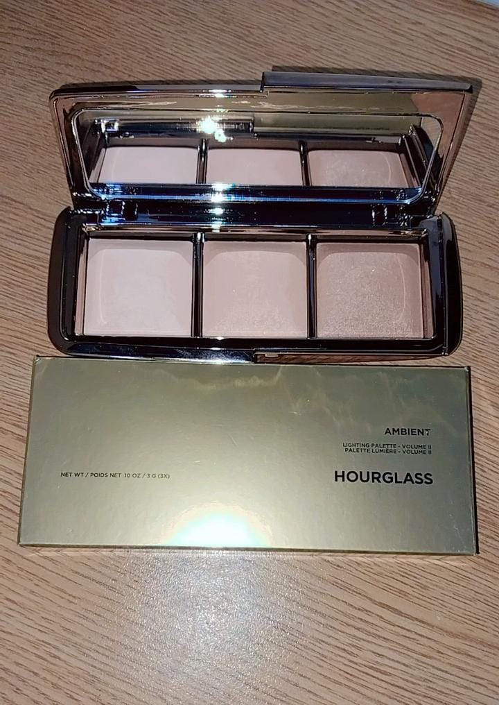 HOURGLASS AMBIENT LIGHTING PALLET VOLUME II - SemBliss